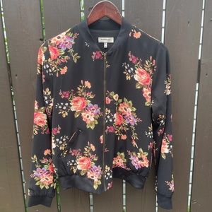 💵📉 Monteau Women’s Size M Floral zip-up light long sleeve bomber jacket